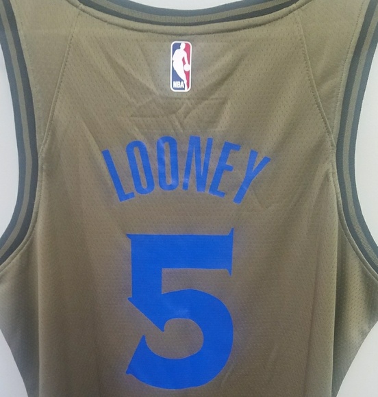 Looney Warriors jersey  never worn - Picture 2 of 3